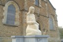 Mère à l'enfant (Statue de la Vierge assise)