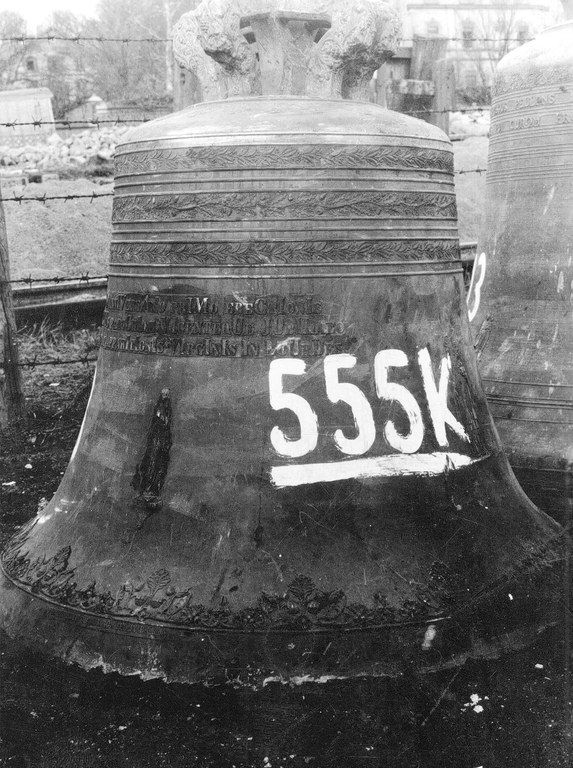 La cloche récupérée après l'enlèvement par l'armée allemande en 1944